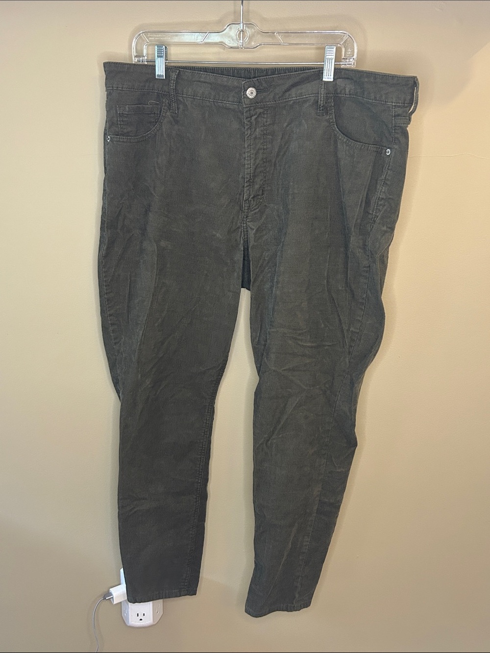 Old Navy Women's Olive Green Corduroy Pants - Ribbed Texture